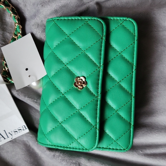 Alyssa vegan  crossbody - Picture 2 of 7